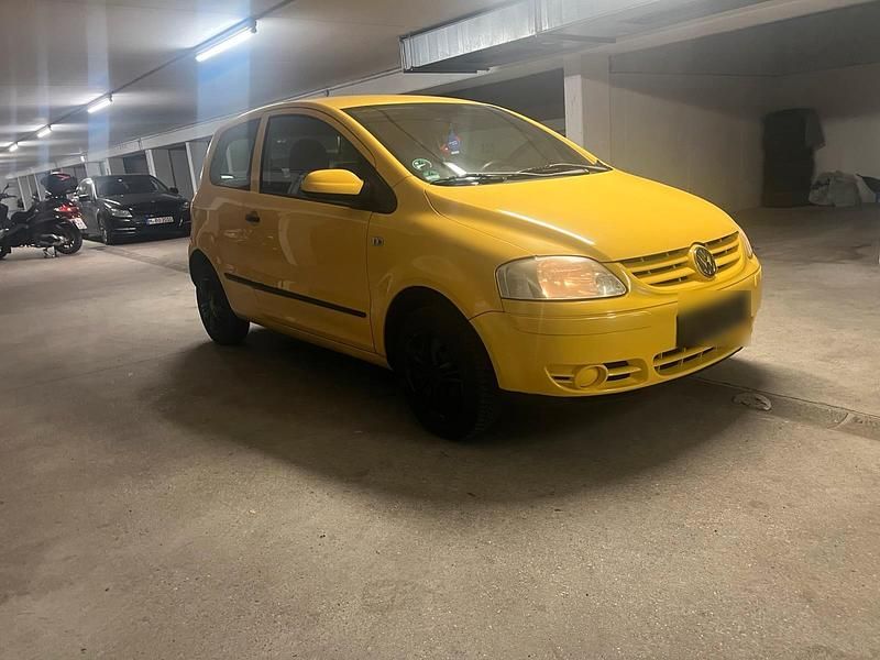 Gebraucht VW Fox 54 PS (39 kW) 2005 Gelb Kleinwagen
