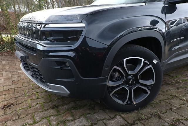 Neu Jeep Avenger Summit 110 PS (80 kW) 2025 Volcano black volcano black SUV