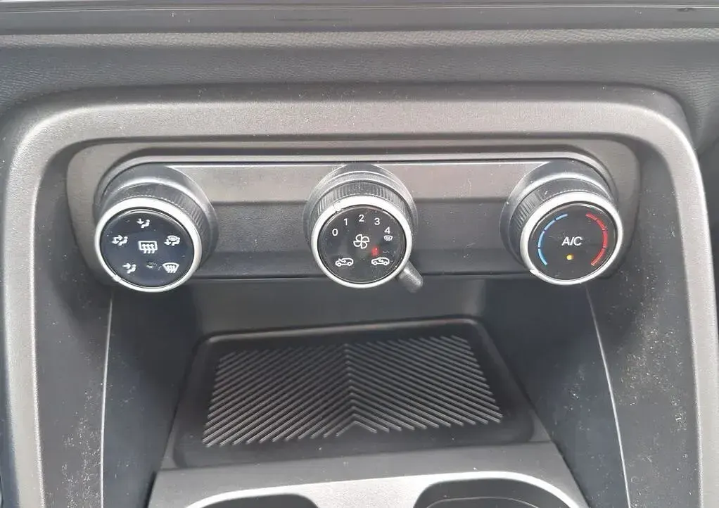 Neu Citroën C3 101 PS (74 kW) 2025 Grau metallic SUV
