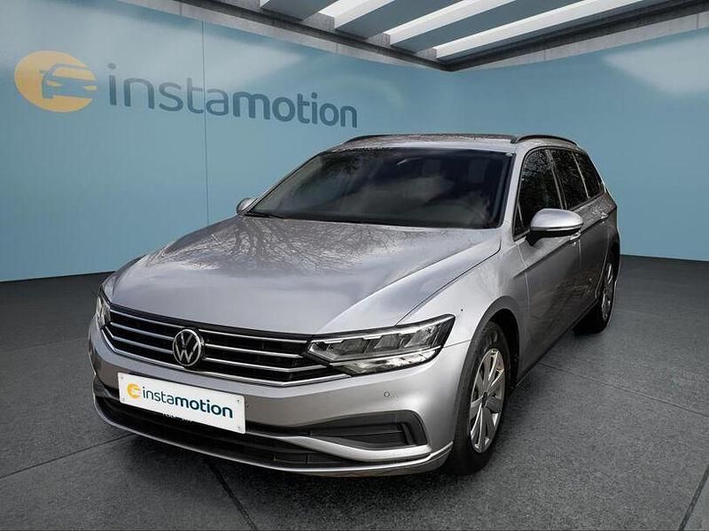 Gebraucht VW Passat 150 PS (110 kW) 2022 Silber Kombi