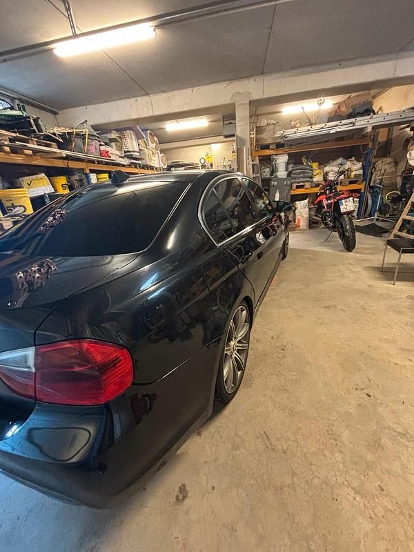 Gebraucht BMW 325 231 PS (169 kW) 2007 Schwarz Limousine