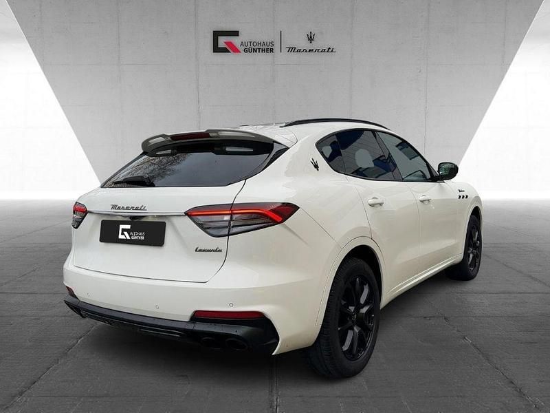 Gebraucht Maserati Levante 430 PS (316 kW) 2023 Bianco pastello SUV