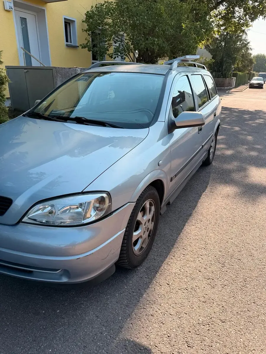 Gebraucht Opel Astra 101 PS (74 kW) 2002 Silber Kombi