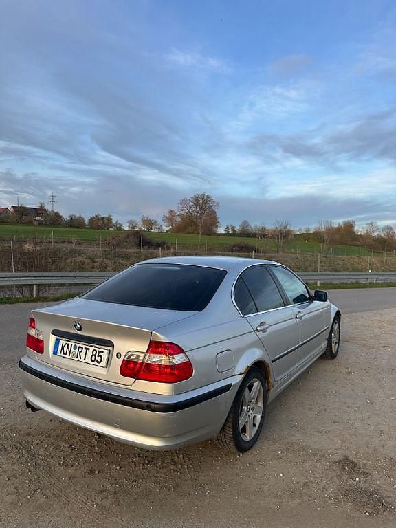Gebraucht BMW 318 143 PS (105 kW) 2003 Silber Limousine