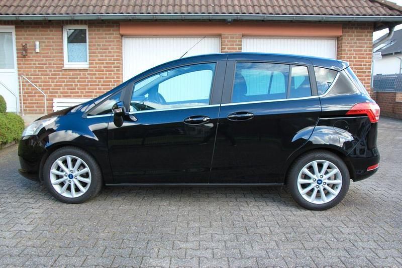 Second-hand Ford B-MAX Titanium 101 CP (74 kW) 2017 Negru Monovolum