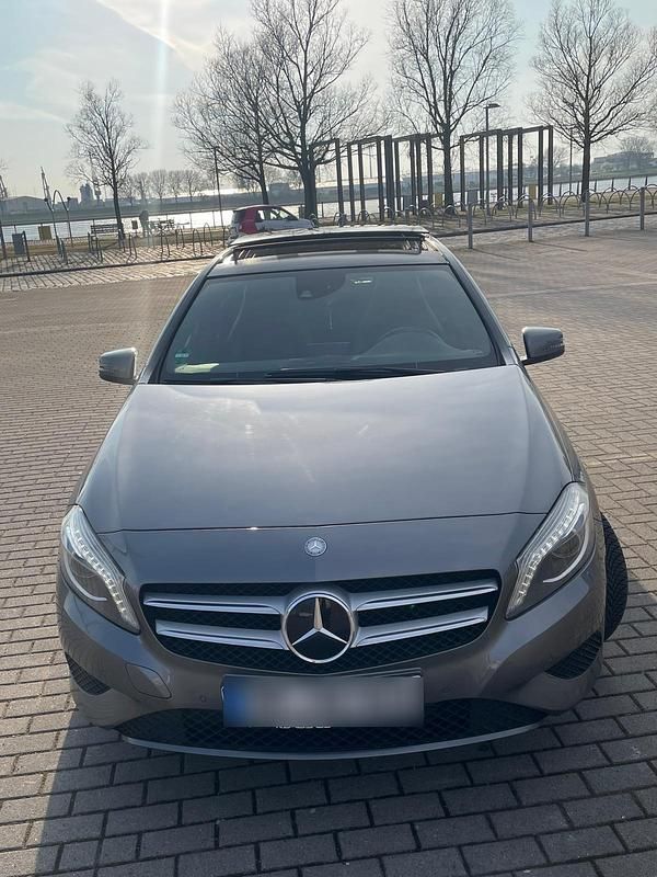 Gebraucht Mercedes A200 136 PS (100 kW) 2012 Grau Limousine