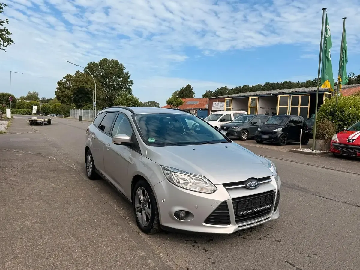 Gebraucht Ford Focus SYNC Edition 116 PS (85 kW) 2014 Silber Kombi