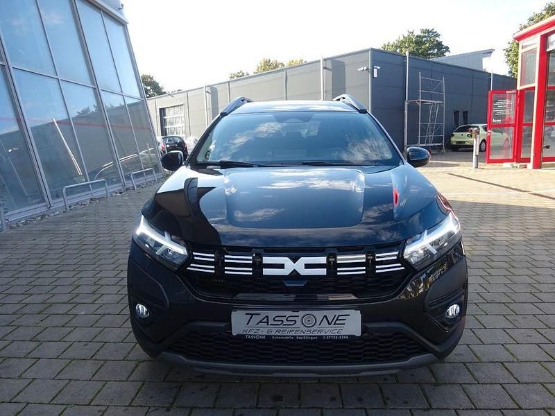 Neu Dacia Jogger Expression 110 PS (80 kW) 2025 Schwarz Van / Kleinbus