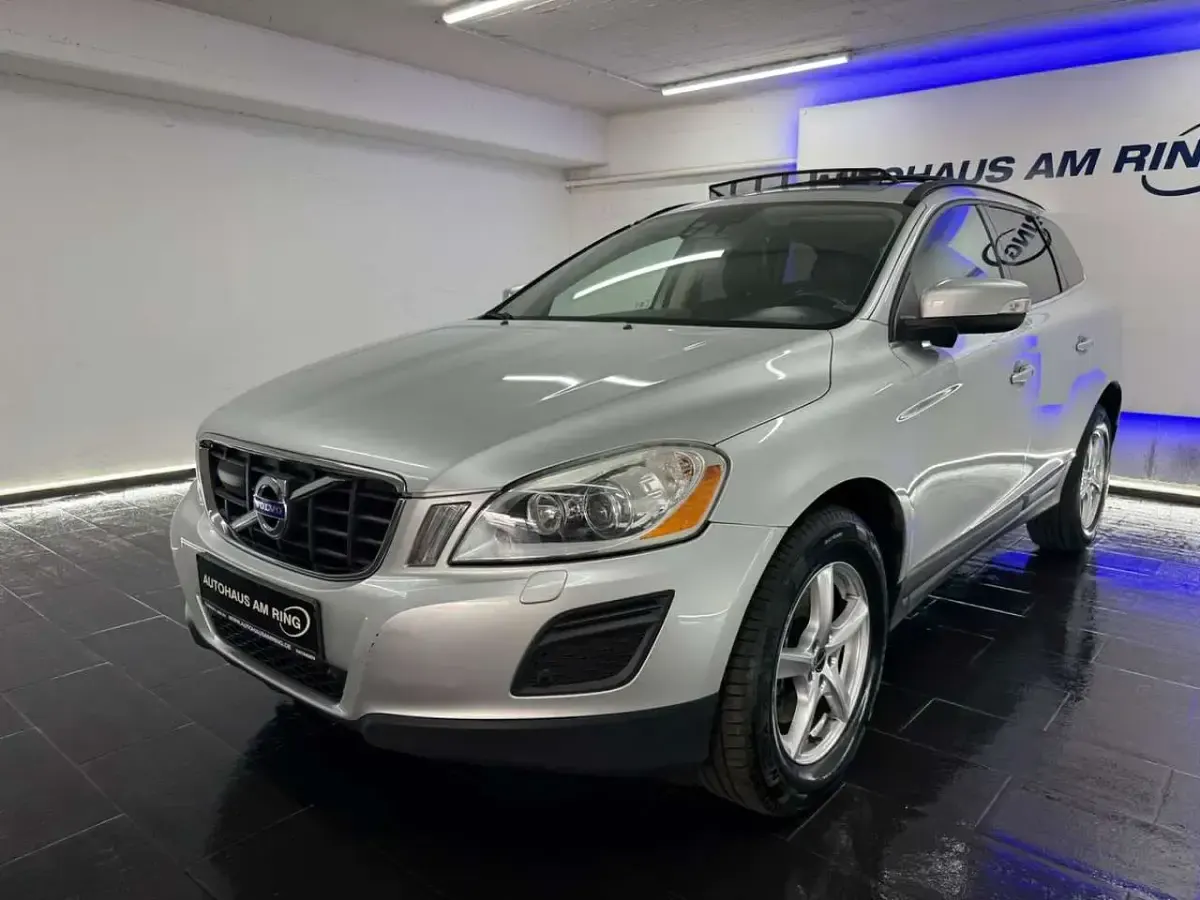 Gebraucht Volvo XC60 Summum 205 PS (150 kW) 2010 Silber SUV