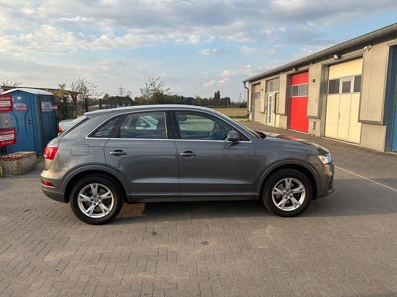 Gebraucht Audi Q3 Sport 150 PS (110 kW) 2016 Monsungrau SUV