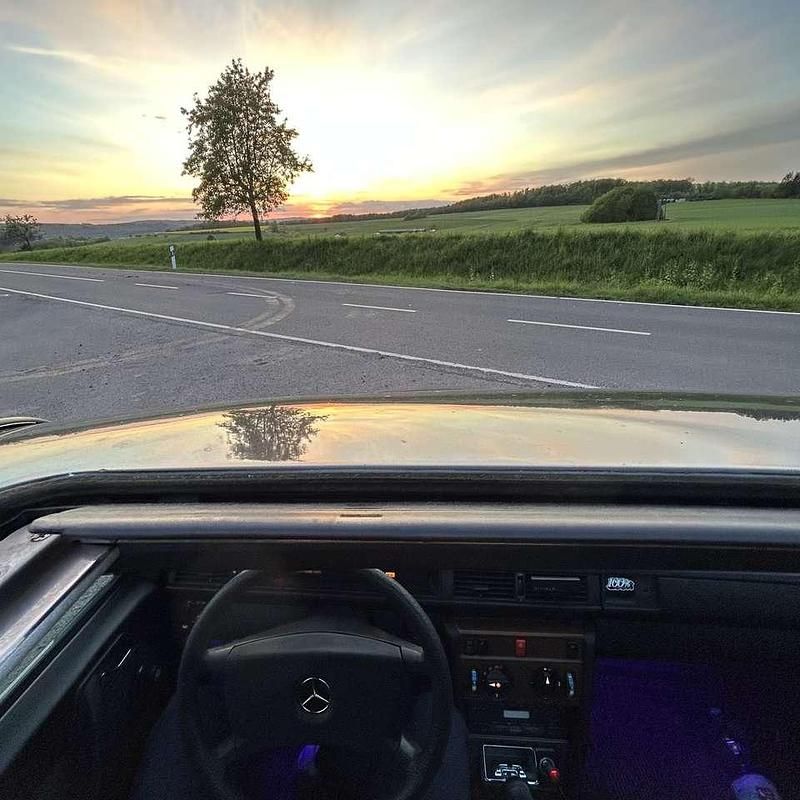 Gebraucht Mercedes E230 132 PS (97 kW) 1987 Limousine