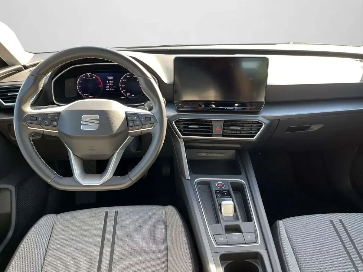 Gebraucht Seat Leon Style 150 PS (110 kW) 2022 Urban silber metallic Kombi