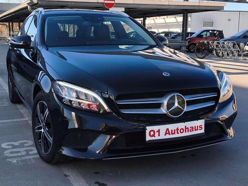 Gebraucht Mercedes C220 Avantgarde 194 PS (142 kW) 2020 Schwarz  unilack Kombi