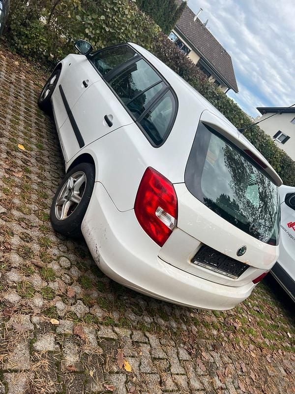 Gebraucht Skoda Fabia 60 PS (44 kW) 2009 Weiß Kombi