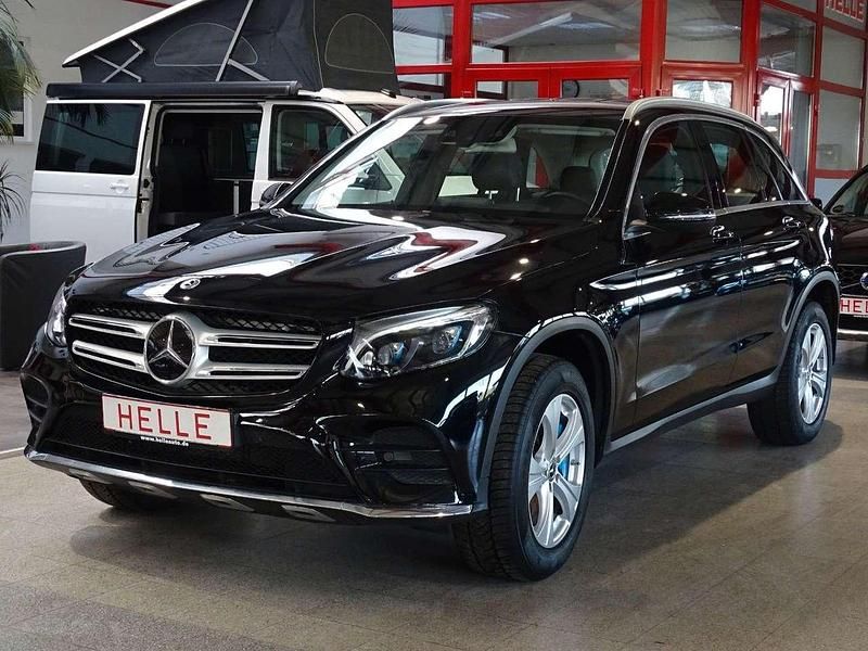 Schwarz unilack Gebraucht 2017 Mercedes GLC350 AMG line SUV | 33.990 € (Teuer) - Bild 1/4