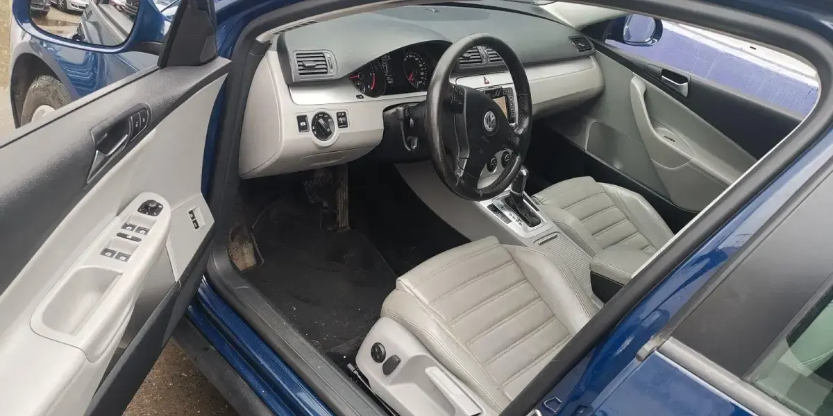Usata VW Passat 170 CV (125 kW) 2010 Blu Station wagon