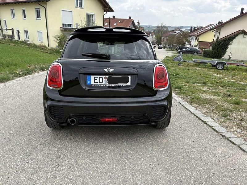 Second-hand Mini Cooper 136 CP (100 kW) 2017 Negru Hatchback