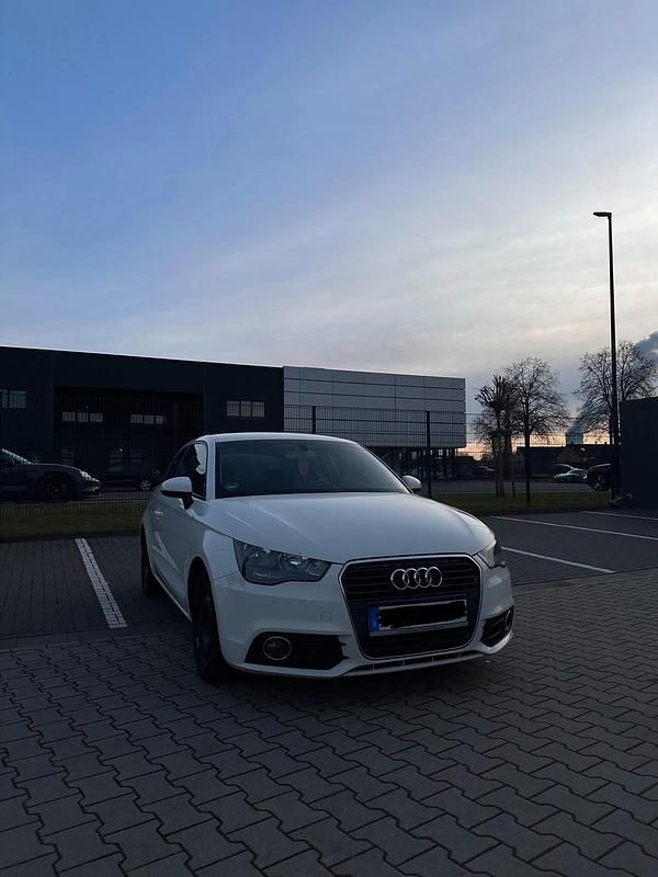Gebraucht Audi A1 Comfort 106 PS (77 kW) 2010 Beige Kleinwagen