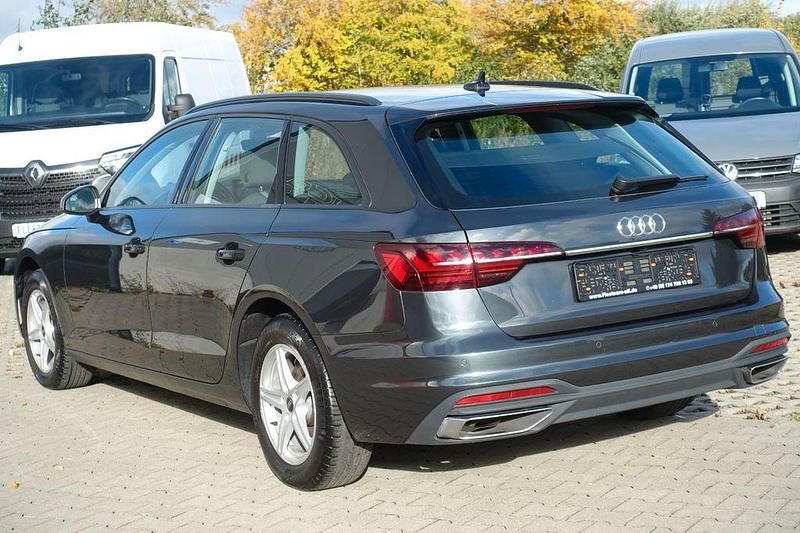 Gebraucht Audi A4 150 PS (110 kW) 2022 Grau Kombi