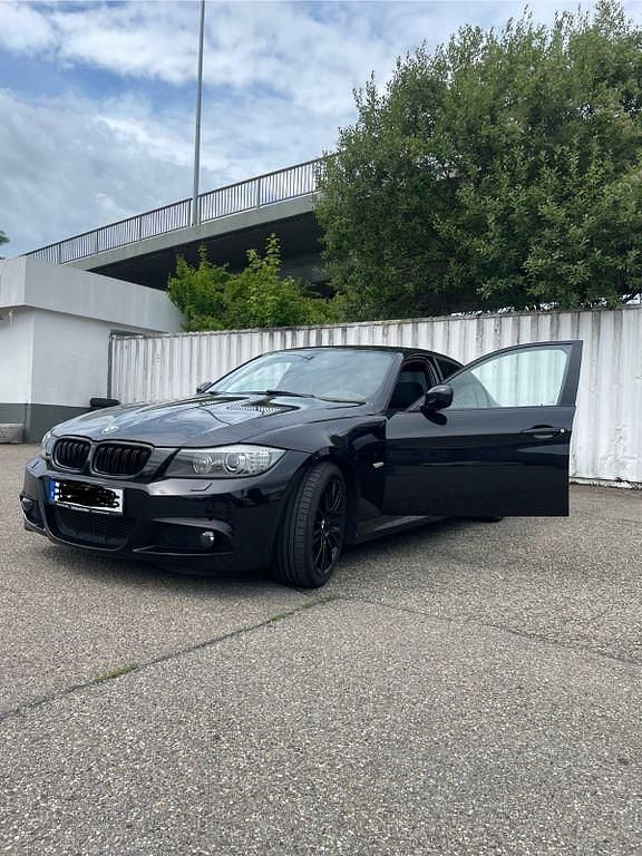 Schwarz Gebraucht 2011 BMW 320 M Sport Limousine | 7.500 € (Fairer Preis) - Bild 1/4