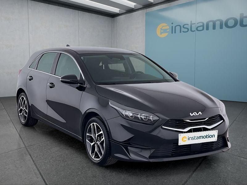 Gebraucht Kia Ceed Spirit 140 PS (102 kW) 2024 Schwarz Kleinwagen