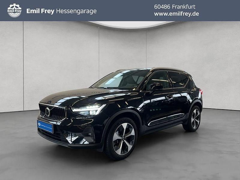 Onyx schwarzmetallic Gebraucht 2024 Volvo XC40 SUV | 33.400 € (Fairer Preis) - Bild 1/4
