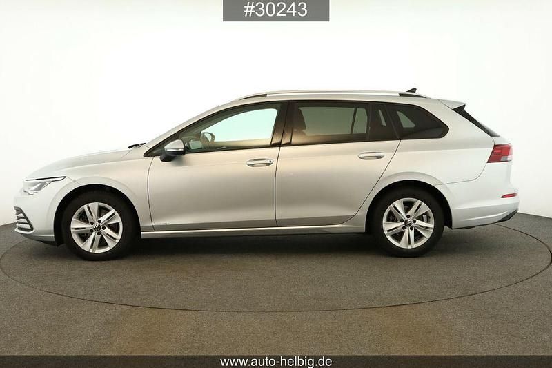 Gebraucht VW Golf VIII Life 150 PS (110 kW) 2024 Reflexsilber metallic Kombi