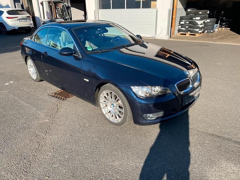 Blau Gebraucht 2008 BMW 325 Coupé | 11.000 € (Etwas zu teuer) - Bild 1/4