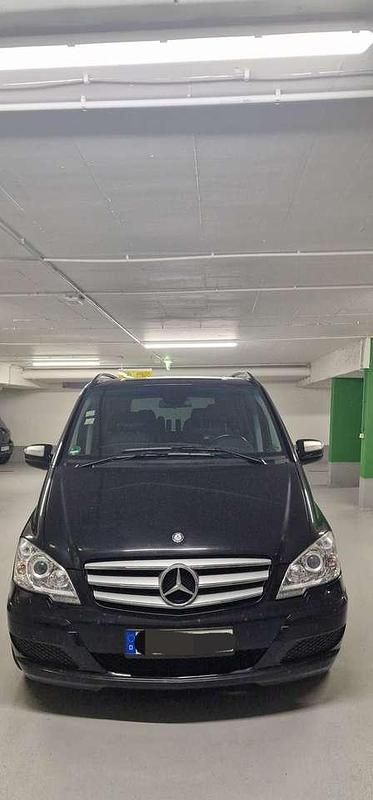 Schwarz Gebraucht 2012 Mercedes Viano Edition Van / Kleinbus | 15.999 € (Guter Preis) - Bild 1/4