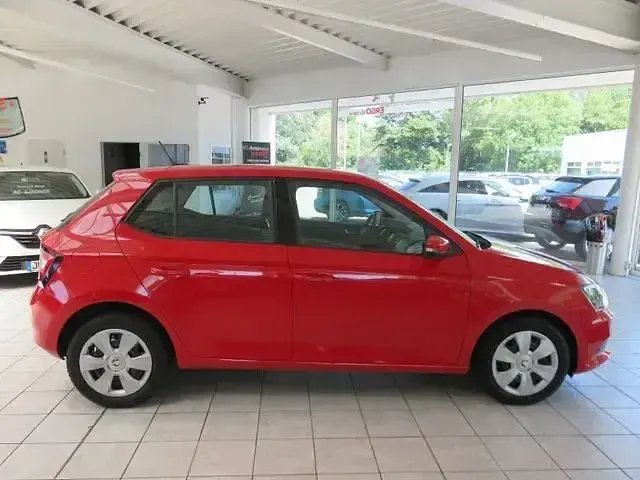 Gebraucht Skoda Fabia Ambition 131 PS (96 kW) 2016 Rot Kleinwagen