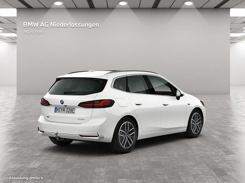 Gebraucht BMW 230e Active Tourer Performance 150 PS (110 kW) 2023 Weiß Van / Kleinbus