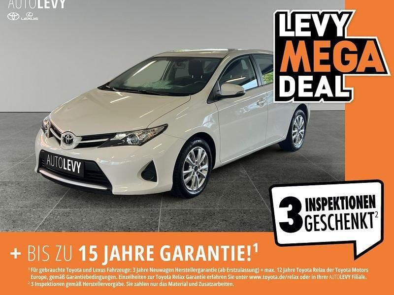 Schneeweiß Gebraucht 2014 Toyota Auris Cool Limousine | 8.890 € (Fairer Preis) - Bild 1/4