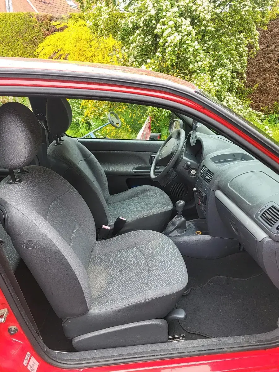 Brugt Renault Clio II 59 HK (43 kW) 2011 Rød Hatchback