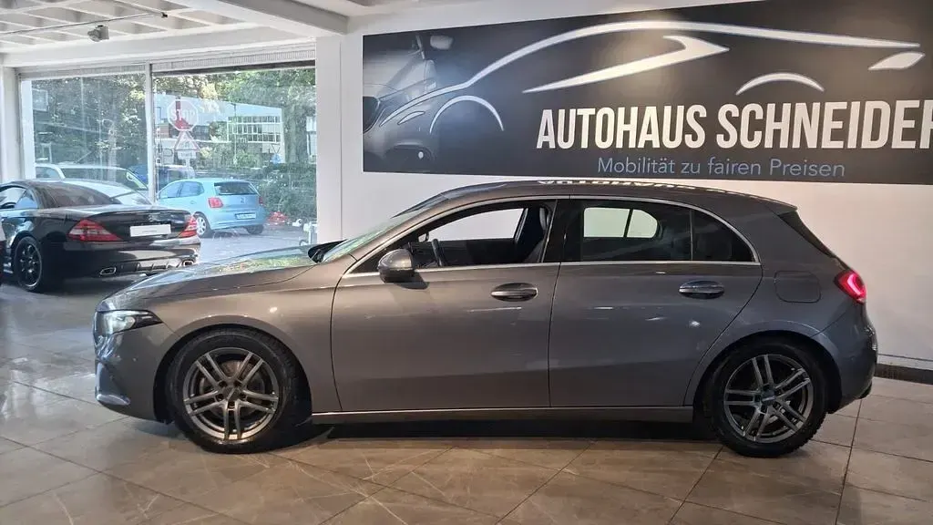 Gebraucht Mercedes A180 136 PS (100 kW) 2022 Grau Limousine