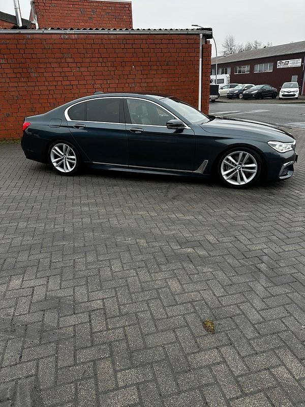 Gebraucht BMW 730 M Sport 265 PS (194 kW) 2016 Grau Limousine