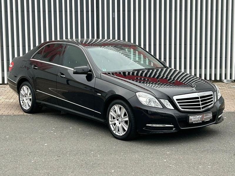 Gebraucht Mercedes E300 231 PS (169 kW) 2011 Schwarz Limousine