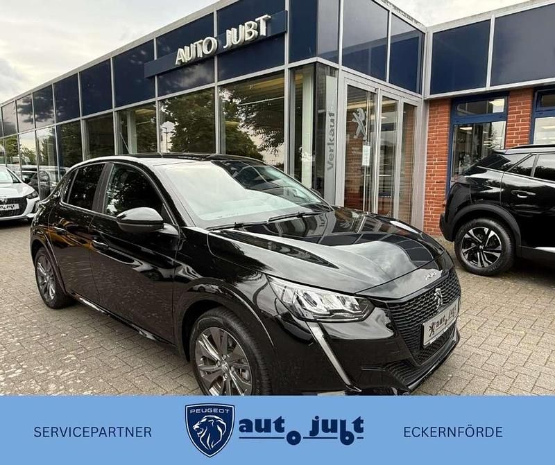 Perla nera schwarz Gebraucht 2022 Peugeot e-208 Active Kleinwagen | 19.550 € (Teuer) - Bild 1/4