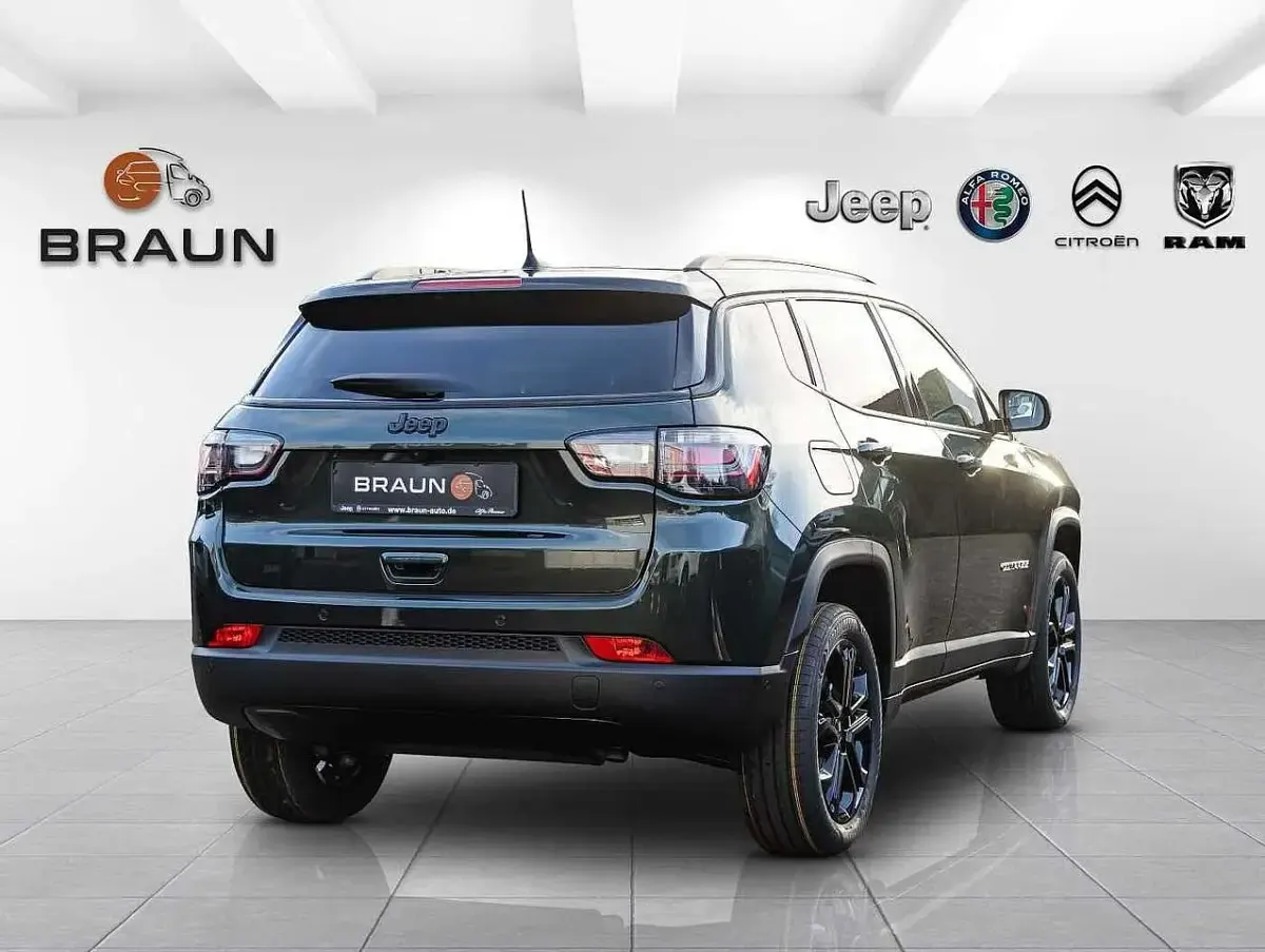 Neu Jeep Compass North 131 PS (96 kW) 2025 Techno green/dach schwarz SUV