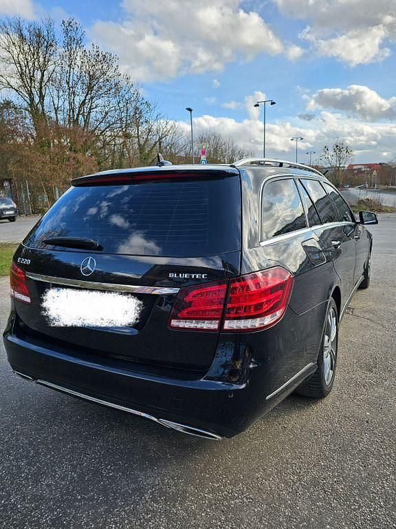 Gebraucht Mercedes E220 231 PS (169 kW) 2015 Schwarz Kombi