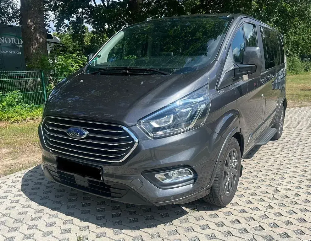 Gebraucht Ford Tourneo 185 PS (136 kW) 2021 Grau Van / Kleinbus