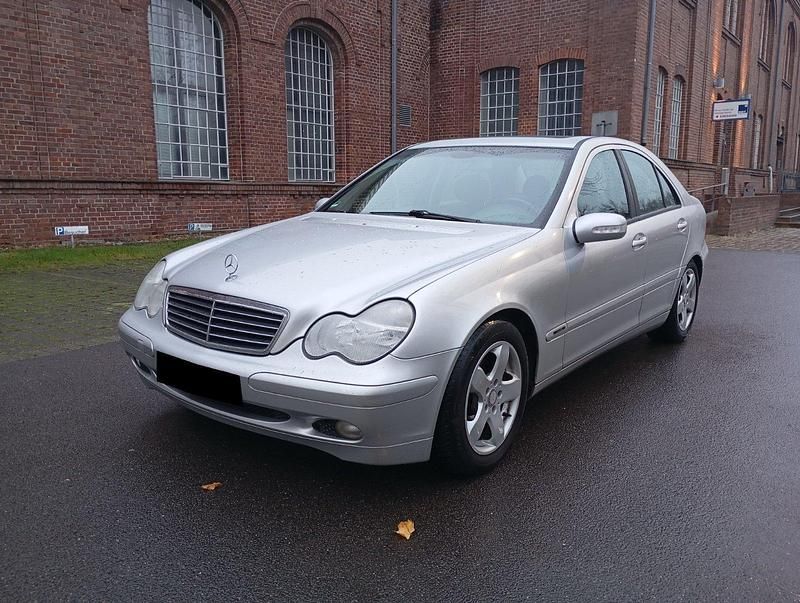 Silber Gebraucht 2002 Mercedes C180 Classic Limousine | 3.990 € - Bild 1/4