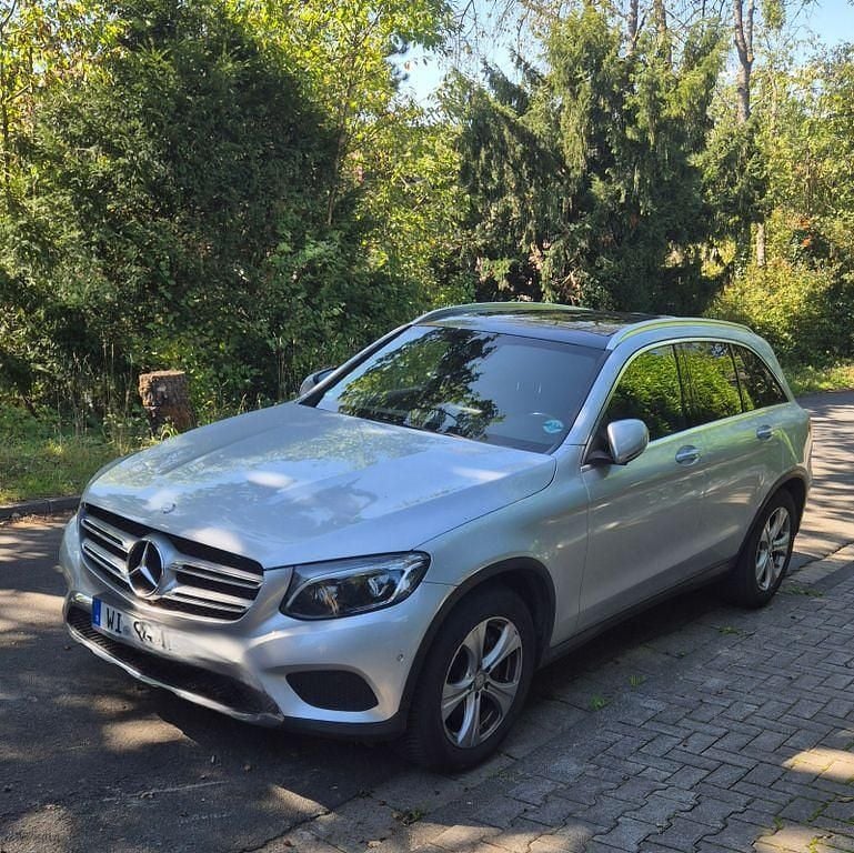 Silber Gebraucht 2015 Mercedes GLC220 Exclusive SUV | 21.300 € (Superpreis) - Bild 1/4