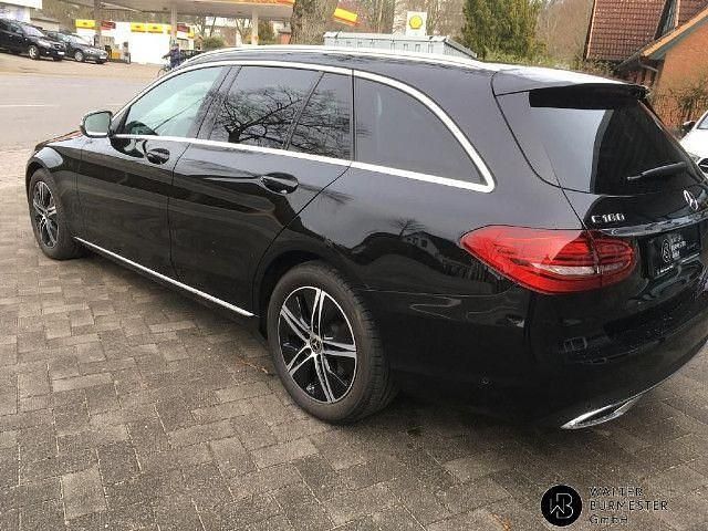 Gebraucht Mercedes C180 156 PS (114 kW) 2021 Schwarz Kombi