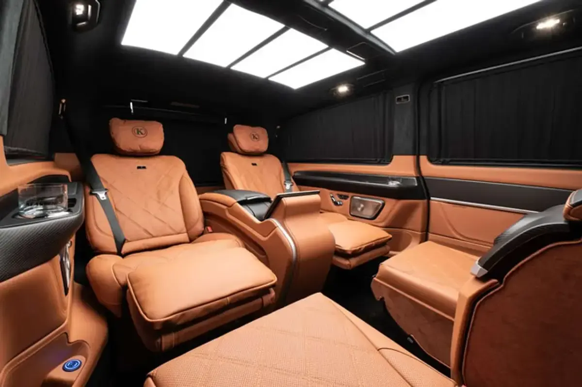 Neu Mercedes V300 Luxury 237 PS (174 kW) 2025 Schwarz Van / Kleinbus