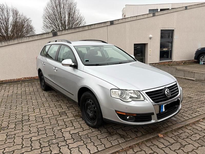 Gebraucht VW Passat 140 PS (102 kW) 2008 Silber Kombi