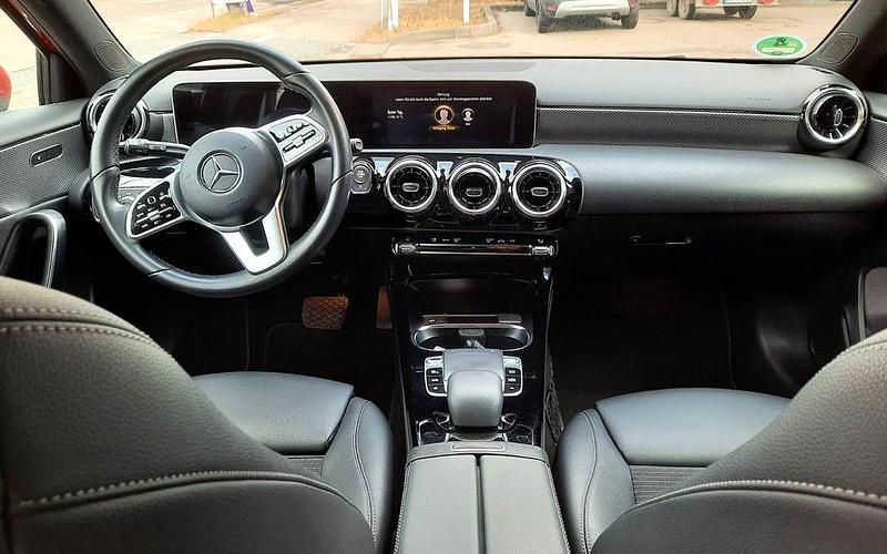 Gebraucht Mercedes A220 Progressive 190 PS (139 kW) 2018 Rot Limousine