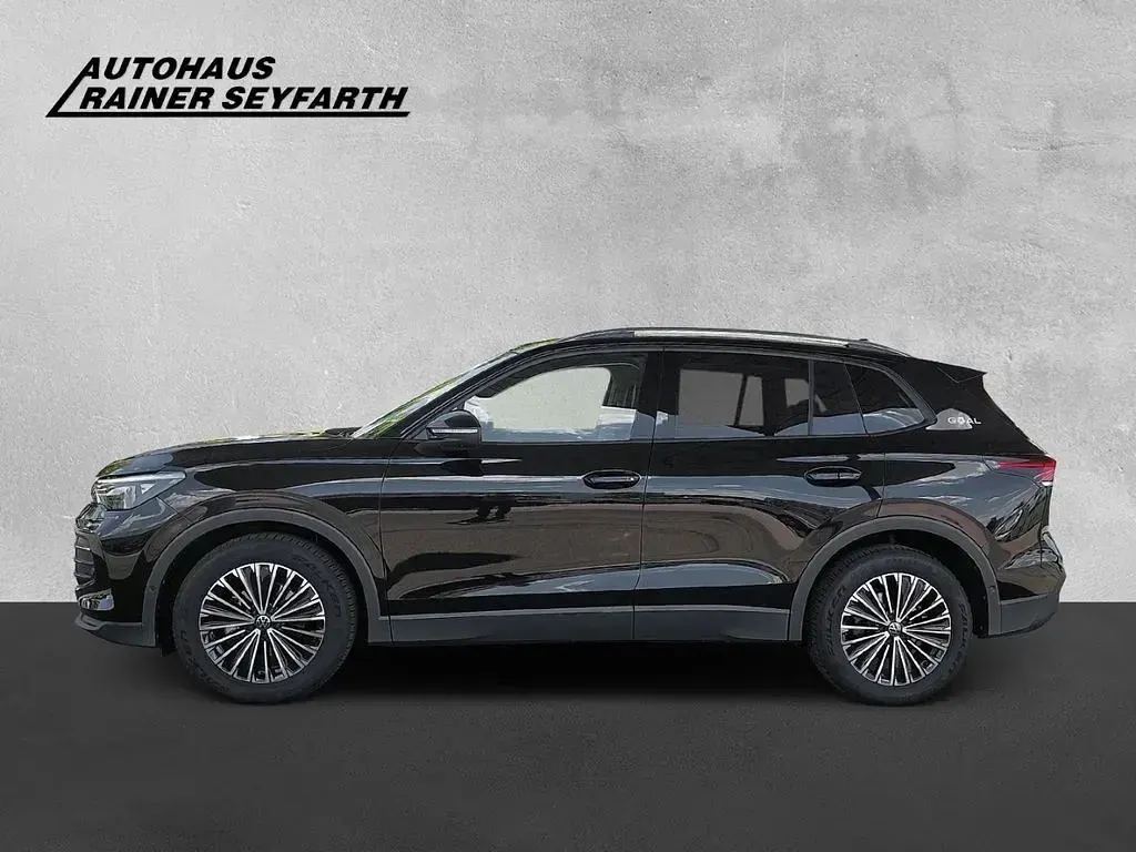 Gebraucht VW Tiguan Goal 150 PS (110 kW) 2025 Schwarz SUV