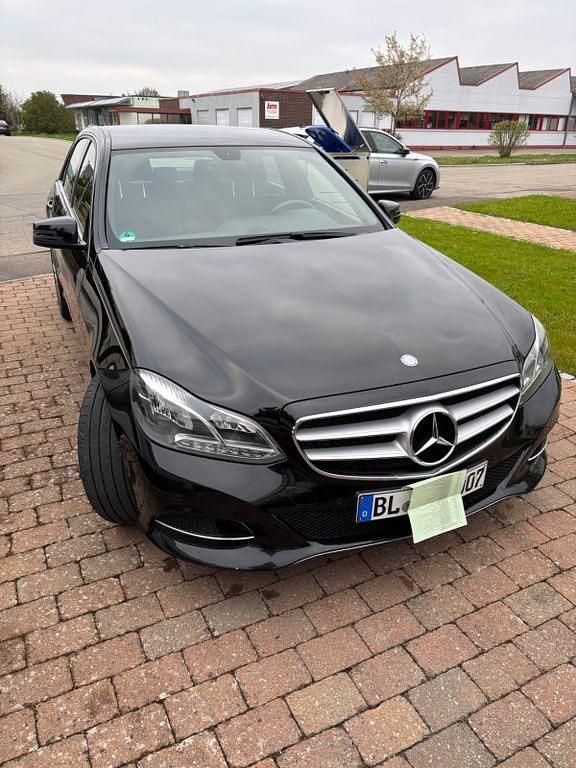 Gebraucht Mercedes E200 Avantgarde 136 PS (100 kW) 2015 Schwarz Limousine