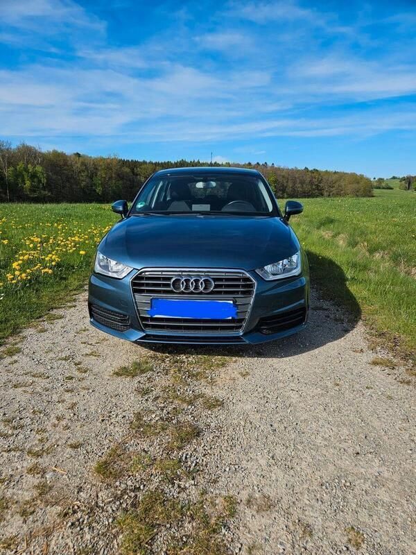 Blau Gebraucht 2018 Audi A1 Sportback Sport Kleinwagen | 13.600 € (Guter Preis) - Bild 1/4