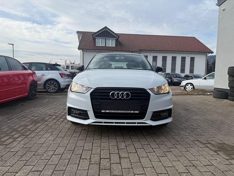 Gebraucht Audi A1 Sportback Basis 95 PS (69 kW) 2016 Weiß Kleinwagen